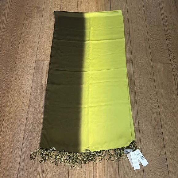 NWT Echo Wrap Scarf - Picture 3 of 5